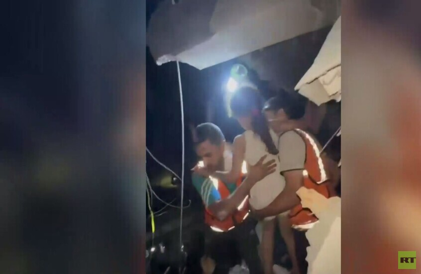 غزة.. إنقاذ مصابين بعد استهداف طائراتإسرائيلية منزل عائلة "المصري"