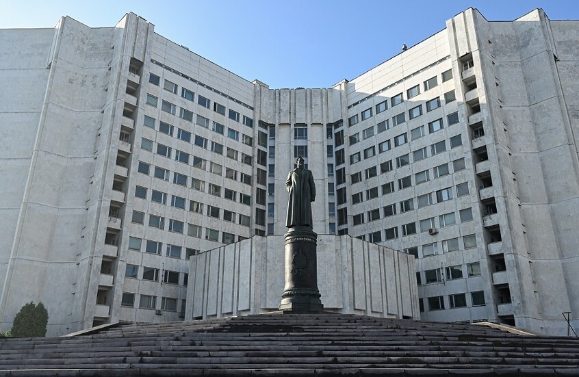 الاستخبارات الروسية: كييف تحاول إخفاء مشاركة معادين للنازية من دول صديقة لها في القتال لجانب روسيا