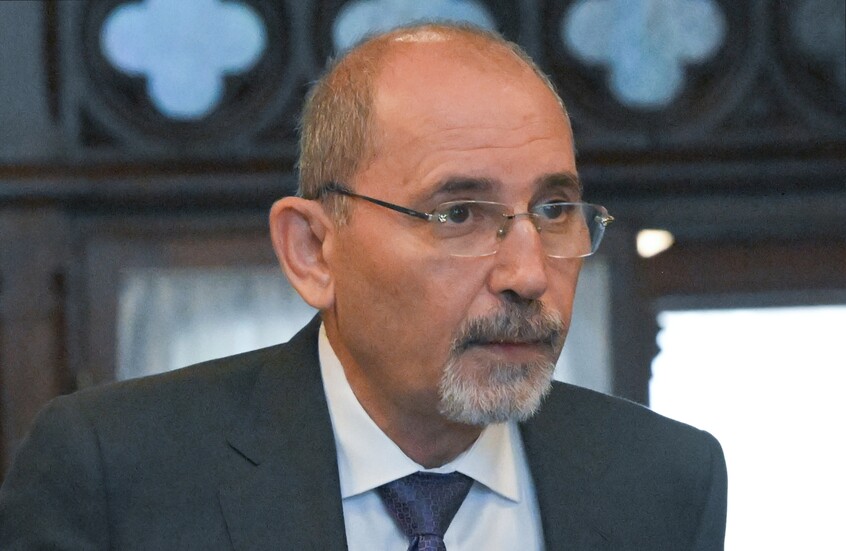 الصفدي: إسرائيل لا ينبغي أن تتقدم أعمق في سوريا