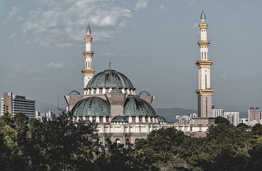 ولاية ماليزية تفرض عقوبة جديدة على المتغيبين عن صلاة الجمعة