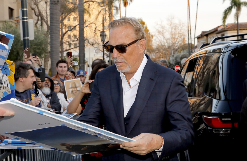 نجم عالمي يواجه دعوى تحرش جنسي ويؤكد براءته