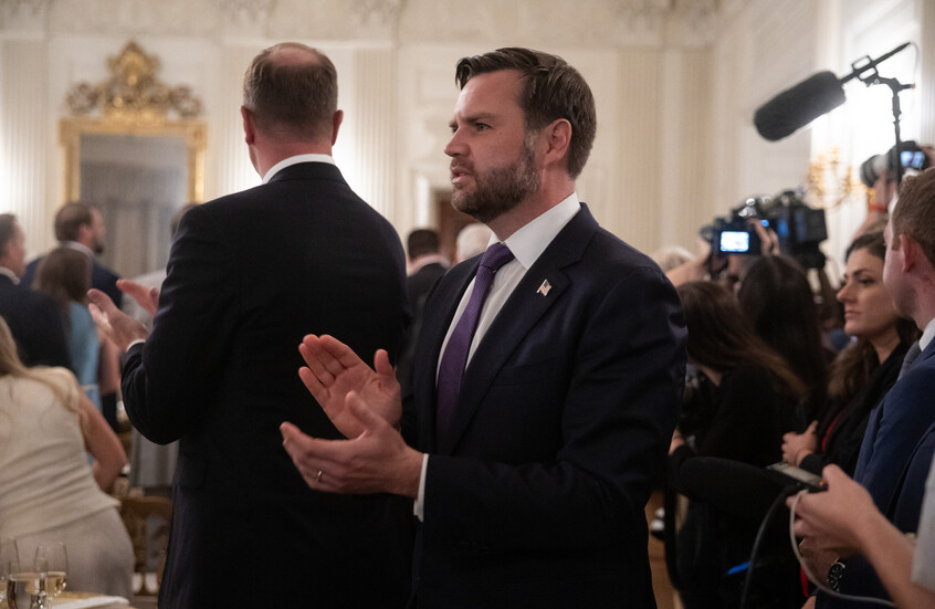 فانس: بوتين سياسي يهتم بمصالح روسيا ويحسب حساباته بدقة شديدة