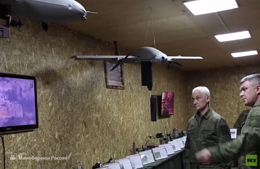 وزير الدفاع الروسي في نقطة قيادة مجموعة قوات "الشمال"