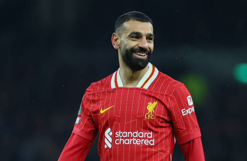 نجم ريال مدريد يفاجئ صلاح بعد تتويجه بجائزة لاعب العام في إنجلترا (صورة)