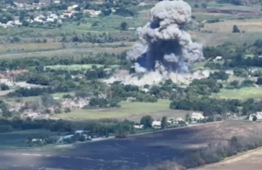 القوات الروسية تشن هجوما جويا بقنابل "فاب 3000 و500" ضد الجيش الأوكراني (فيديو)