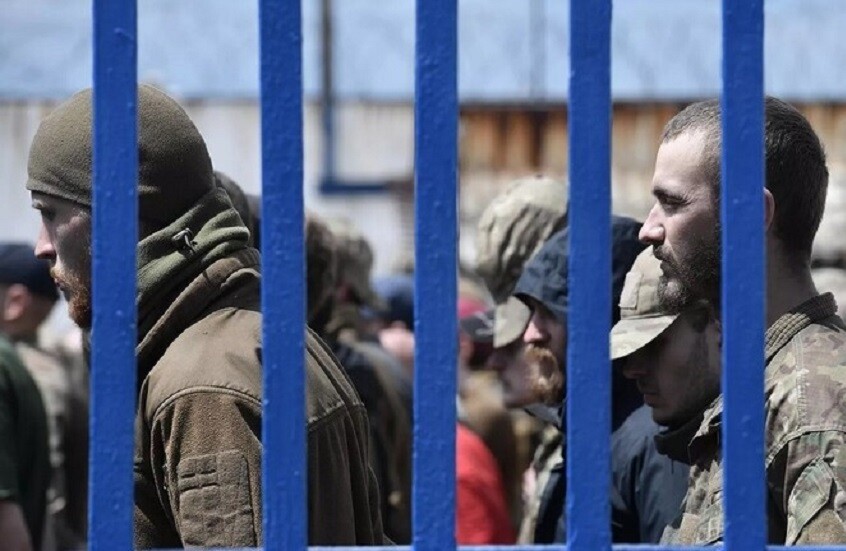 مجموعة من مسلحي "آزوف" تستسلم للجيش الروسي على اتجاه كراسنوليمانسك