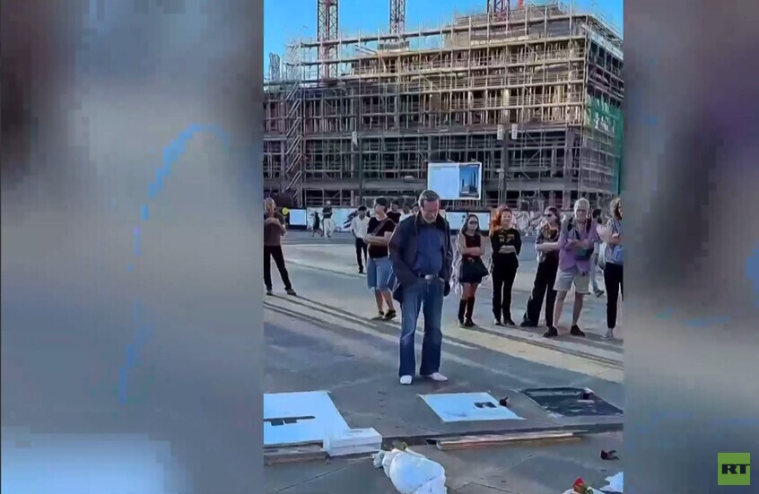 برلين.. وقفة صامتة تجسد صور قتلى غزة من الأطفال والصحفيين