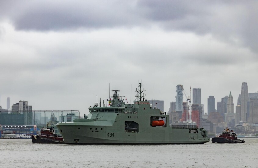 كندا تجهز جيشها بسفينة دوريات كاسحة للجليد