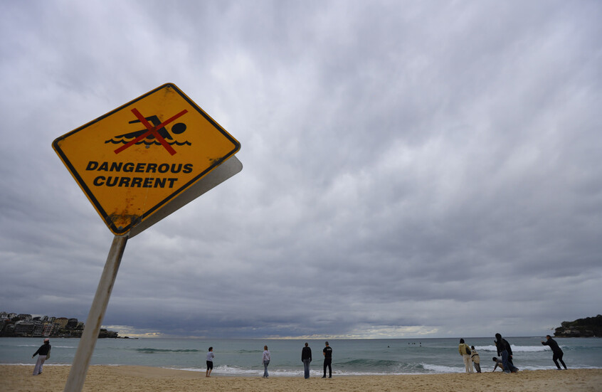 كرات غامضة تعود للظهور على الساحل الشرقي لأستراليا بعد 6 أشهر من اختفائها