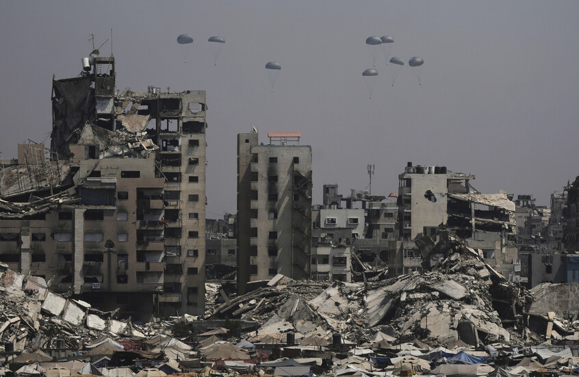 "قناة 12" العبرية: بدء المحادثات لتحديد موعد ومكان انعقاد المفاوضات بين حماس وإسرائيل