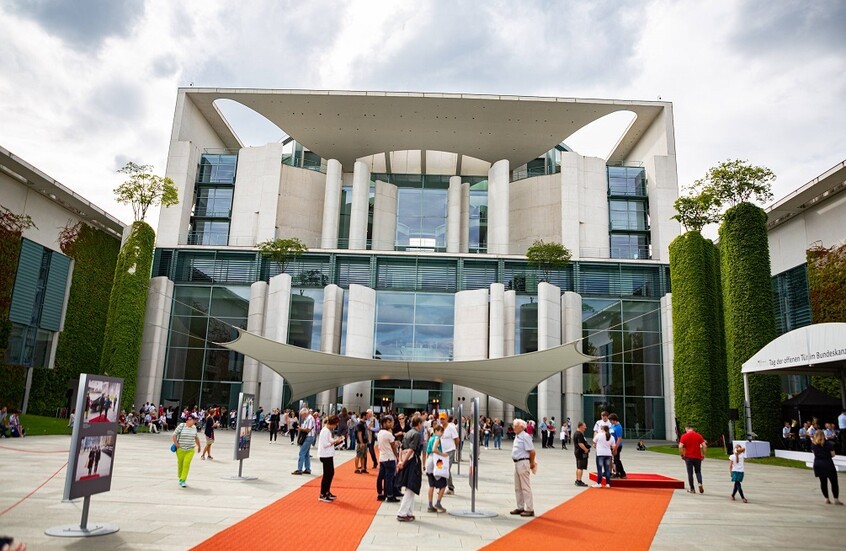 الحكومة الألمانية تفتح أبوابها أمام المواطنين للتعرف على عملها عن كثب (صور)