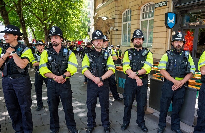 احتجاجات مناهضة للمهاجرين تعم عدة مدن بريطانية