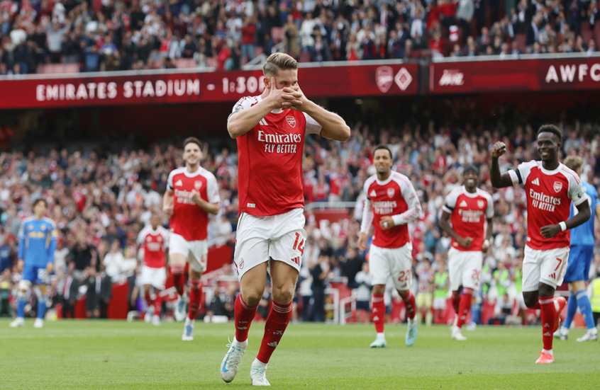 أرسنال يضرب ليدز بخماسية في الدوري الإنجليزي