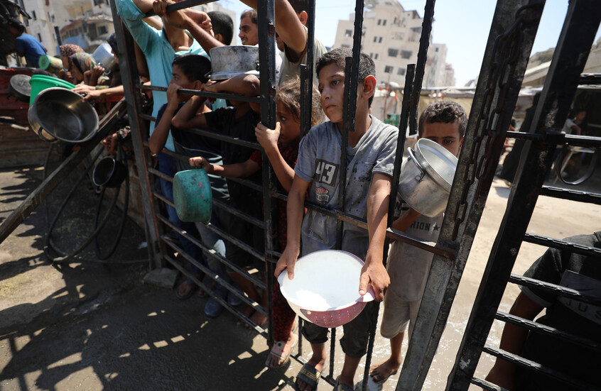 المكتب الإعلامي بغزة: 96% من سكان القطاع بدون سكن