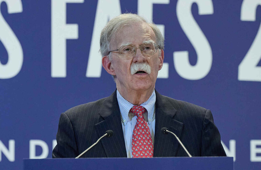 فانس: بولتون سيمثل أمام المحكمة إن ثبتت إدانته بارتكاب جرائم