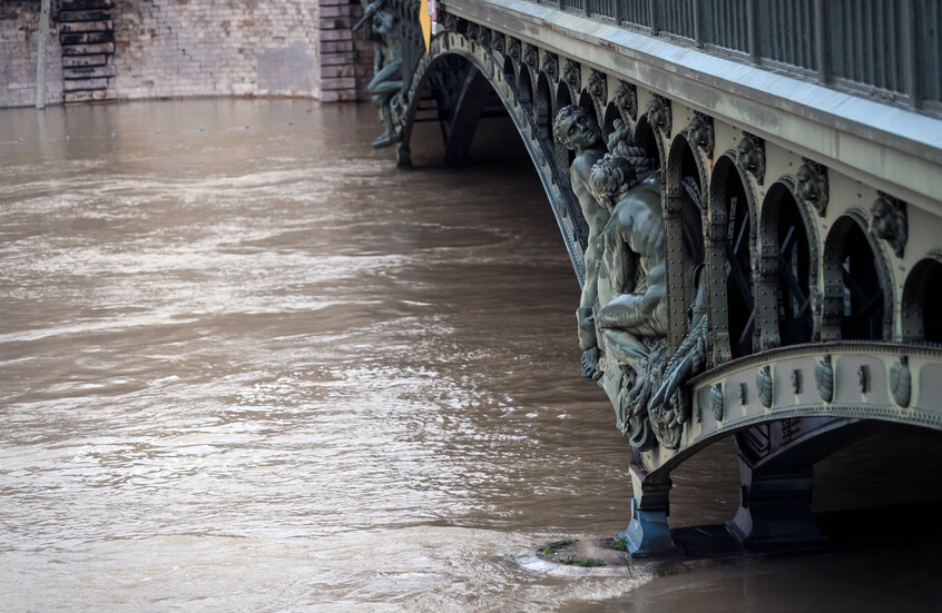 بعد جريمة نهر السين المروعة.. تفاصيل صادمة عن قاتل الأربعة في باريس