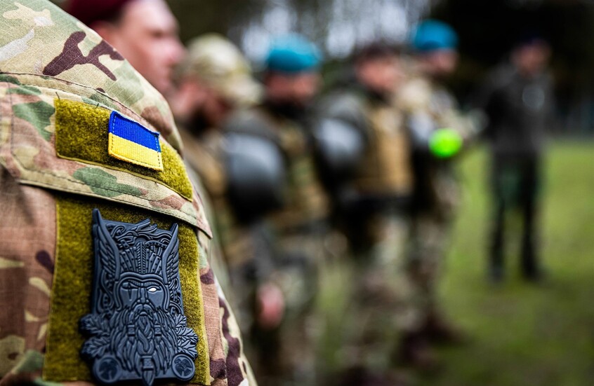 بريطانيا تمدد برنامج تدريب للعسكريين الأوكرانيين