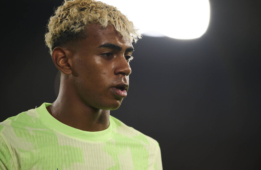 فيديو قديم يورط لامين جمال.. حركة غير لائقة تعود لتطارده