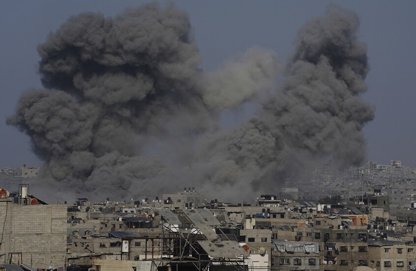 منظمة حقوقية: إسرائيل شرعت فعليا في تنفيذ خطتها لتدمير مدينة غزة بالكامل من 3 محاور