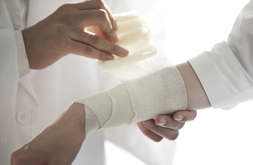 روسيا..  تقنية متقدمة للضمادات النانوية تعزز الشفاء في حالات الطوارئ