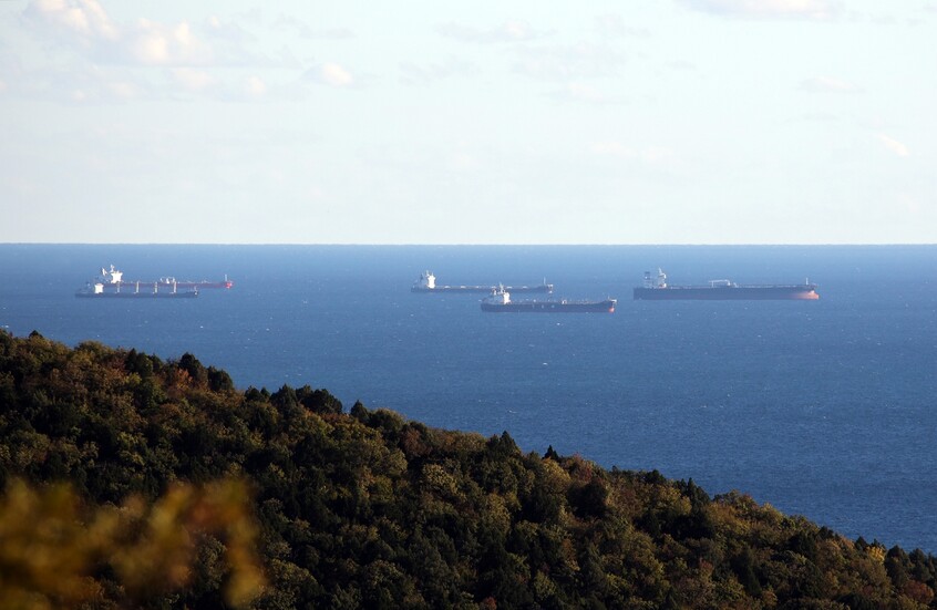 روسيا.. إصابة شخصين في حريق على متن ناقلة نفط