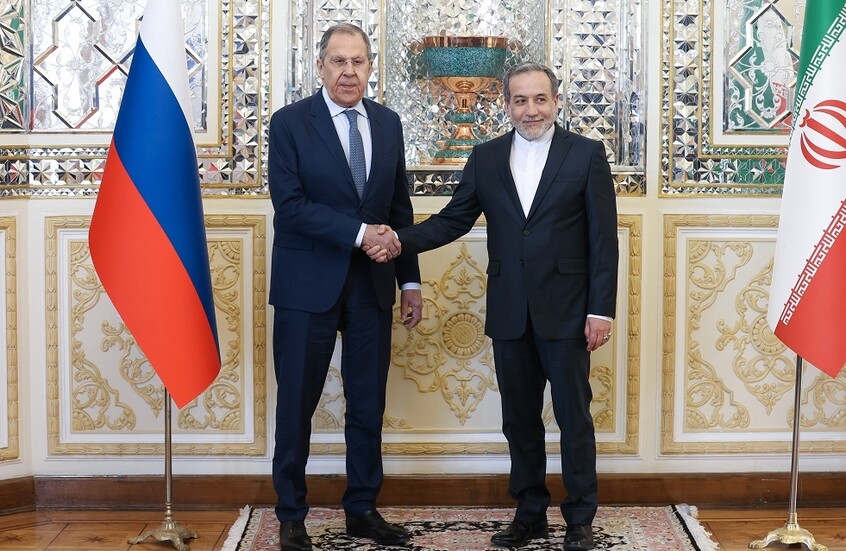 عراقجي يطلع لافروف على نتائج اتصالاته مع الأوروبيين حول البرنامج النووي الإيراني