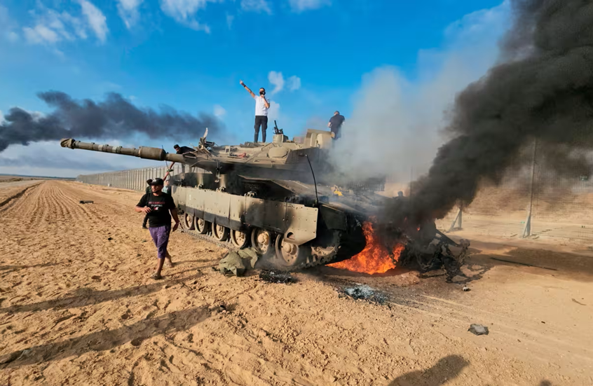 شاهد.. فيديو جديد يوثق أسر الجندي الإسرائيلي نمرود كوهين من قلب دبابته في 7 أكتوبر