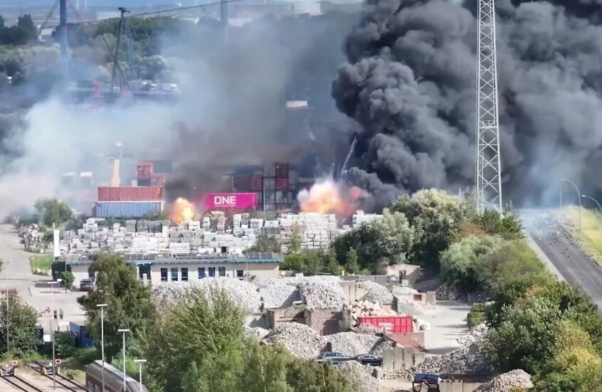 كارثة في ميناء هامبورغ الألماني: انفجارات وحرائق تلتهم مستودعات وتصيب عدة أشخاص (فيديو)