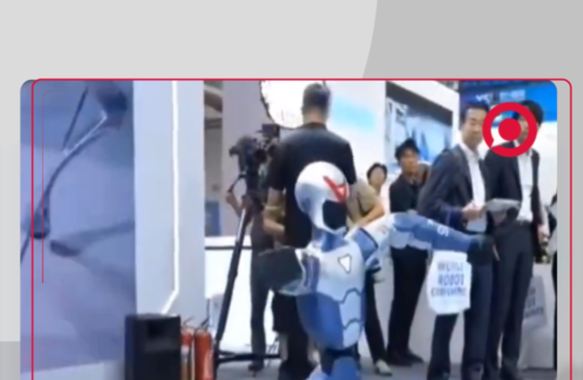 وكأنه جاكي شان.. روبوت صيني ينفذ حركات بهلوانية شبيهة بالبشر