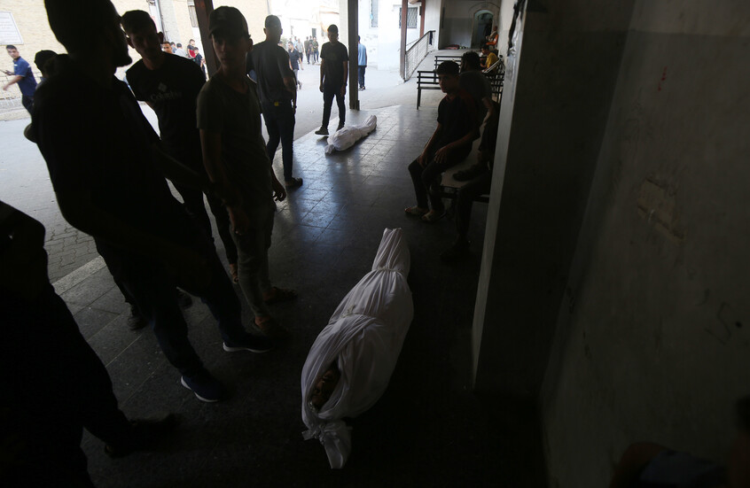 مكتب غزة الحكومي يفند رواية الجيش الإسرائيلي ونتائج تحقيقه الأولية في استهداف "ناصر الطبي"