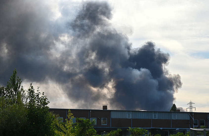 انفجارات جديدة في ميناء هامبورغ الألماني (فيديو)