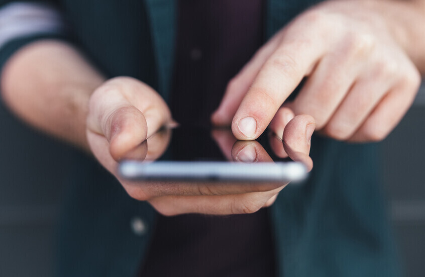 "رمز سري" لـ"آيفون" يكشف ما إذا كان أحدهم يتجسس على رسائلك