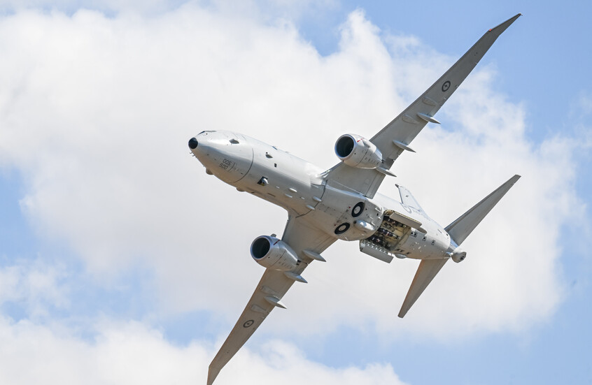 مقاتلة روسية تعترض طائرة تجسس أمريكية من طراز P-8 بوسيدون فوق البحر الأسود (فيديو)