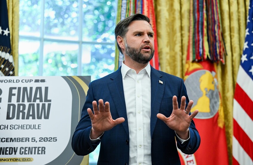 فانس: أوكرانيا في عهد بايدن كانت بمثابة "حفرة استنزاف للأموال"