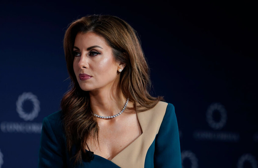 أورتاغوس تعبر عن فرحتها بلقاء "الأسطورة" في لبنان (صورة)