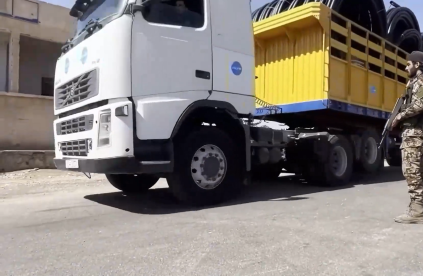 مشاهد لدخول قافلة مساعدات إلى مدينة السويداء السورية