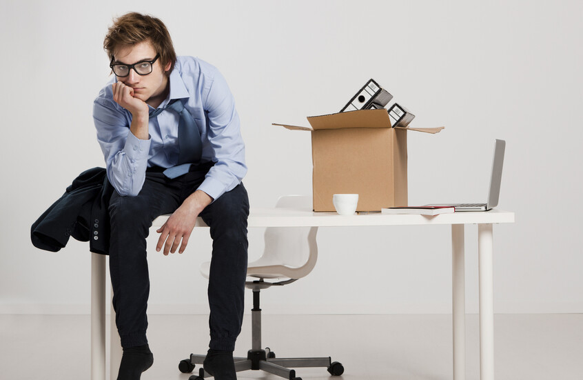 "صدمة ثم اعتذار".. موظفو بنك أسترالي يتلقون إشعارات تسريحهم عن طريق الخطأ