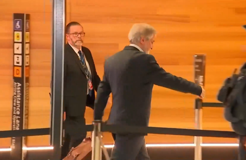 السفير الإيراني يغادر أستراليا بعد طرده