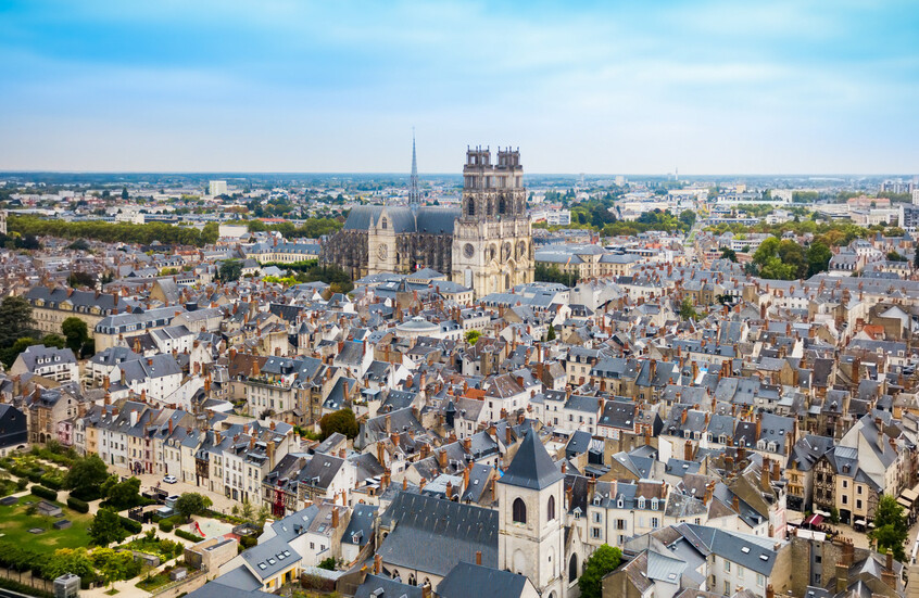 "يمثل خطرا على النظام العام".. فرنسا تمنع دفن "السيد ز" بمقبرة بمدينة أورليان