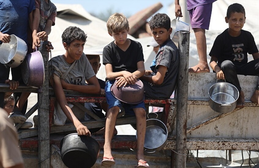 مديرة برنامج الغذاء العالمي: النساء والأطفال في غزة يتضورون جوعا وأخبرت نتنياهو بذلك