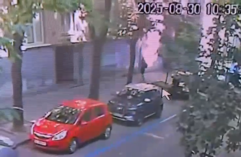 لحظة اغتيال الرئيس السابق للبرلمان الأوكراني في مدينة لفوف