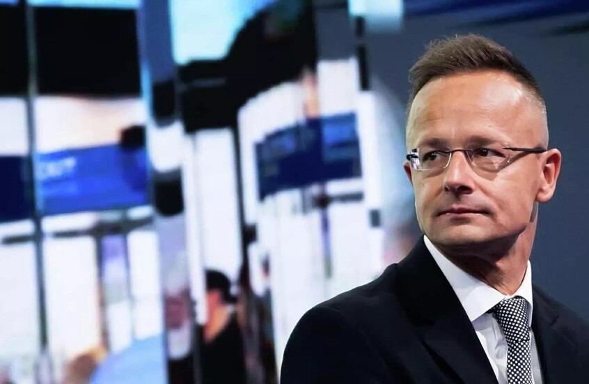 وزير الخارجية الهنغاري: معظم دول الاتحاد الأوروبي ليست مهتمة بنجاح عملية السلام في أوكرانيا