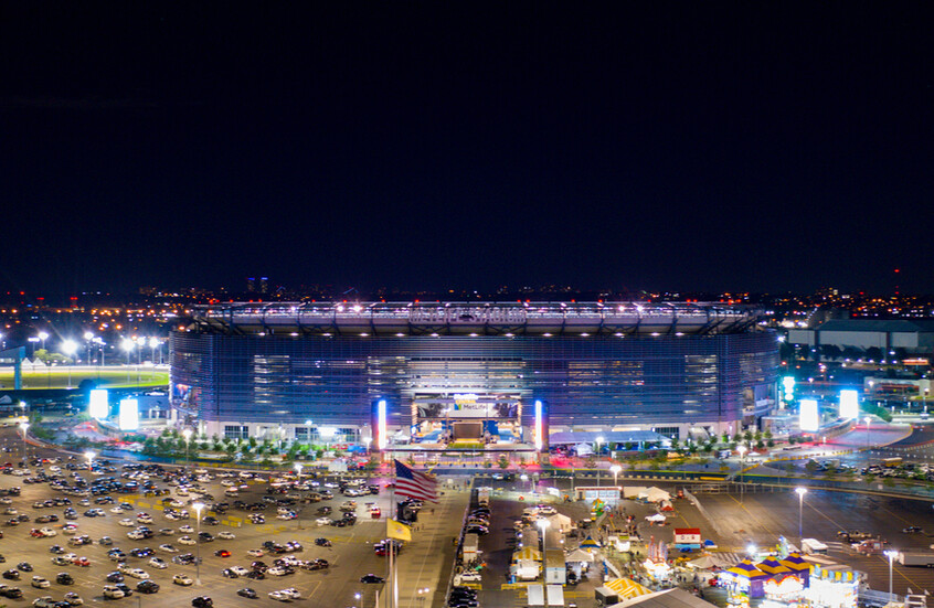 شاب يمارس فعلا فاحشا بحضور الآلاف خلال حفل موسيقي في نيوجيرسي  ولقطات توثق الواقعة!