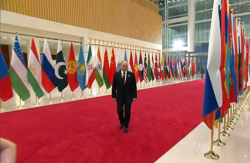 الصين.. استقبال بوتين على ألحان أغنية روسية شهيرة