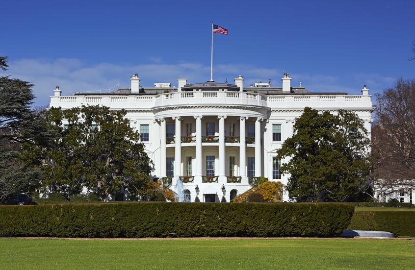 أسطورة هوليوود البالغة من العمر 88 عاما تمنع من دخول البيت الأبيض