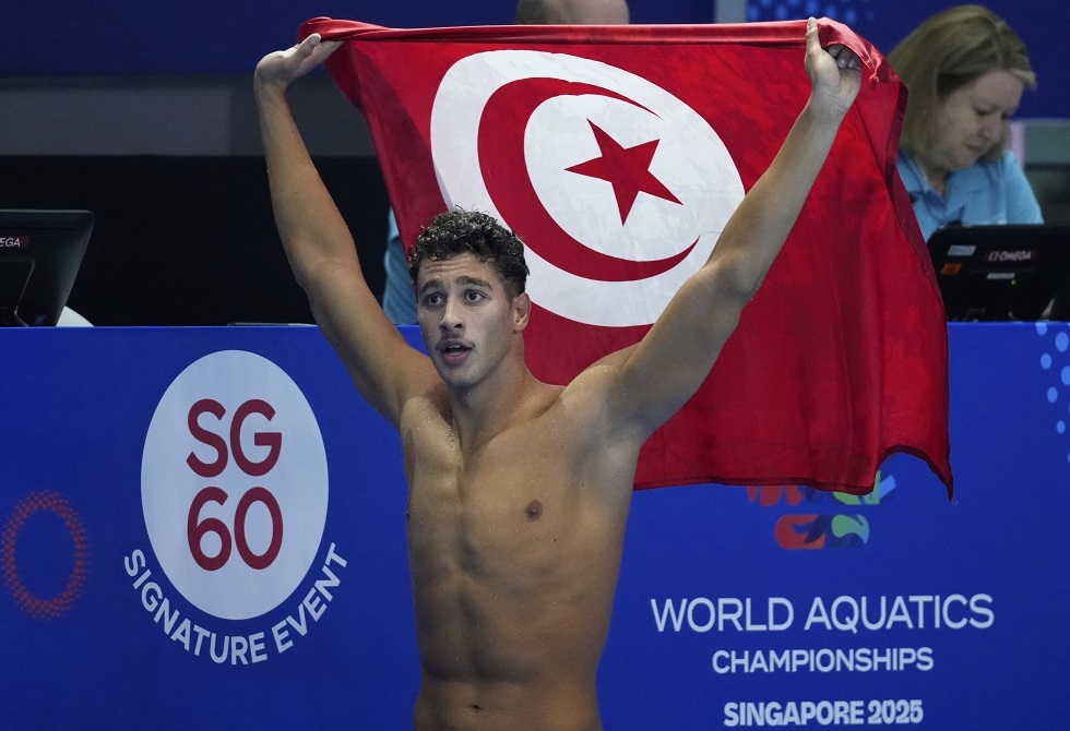 شاهد.. النجم التونسي أحمد الجوادي يتلألأ من جديد في بطولة العالم للألعاب المائية