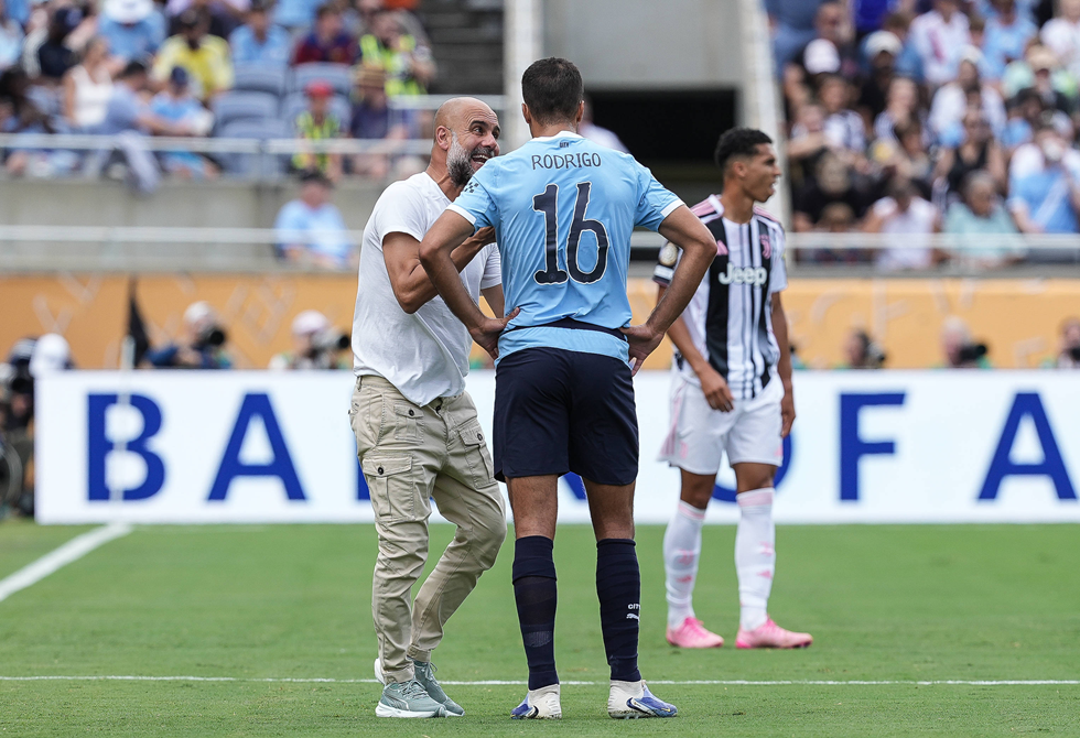 غوارديولا يؤكد معاناة رودري من إصابة جديدة قبل انطلاق الدوري الإنجليزي