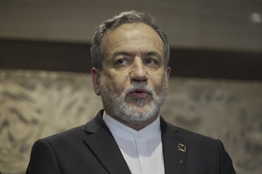 عراقجي: العقوبات الغربية " بديل لا دموي للحرب" وينبغي تصنيفها كجريمة ضد الإنسانية