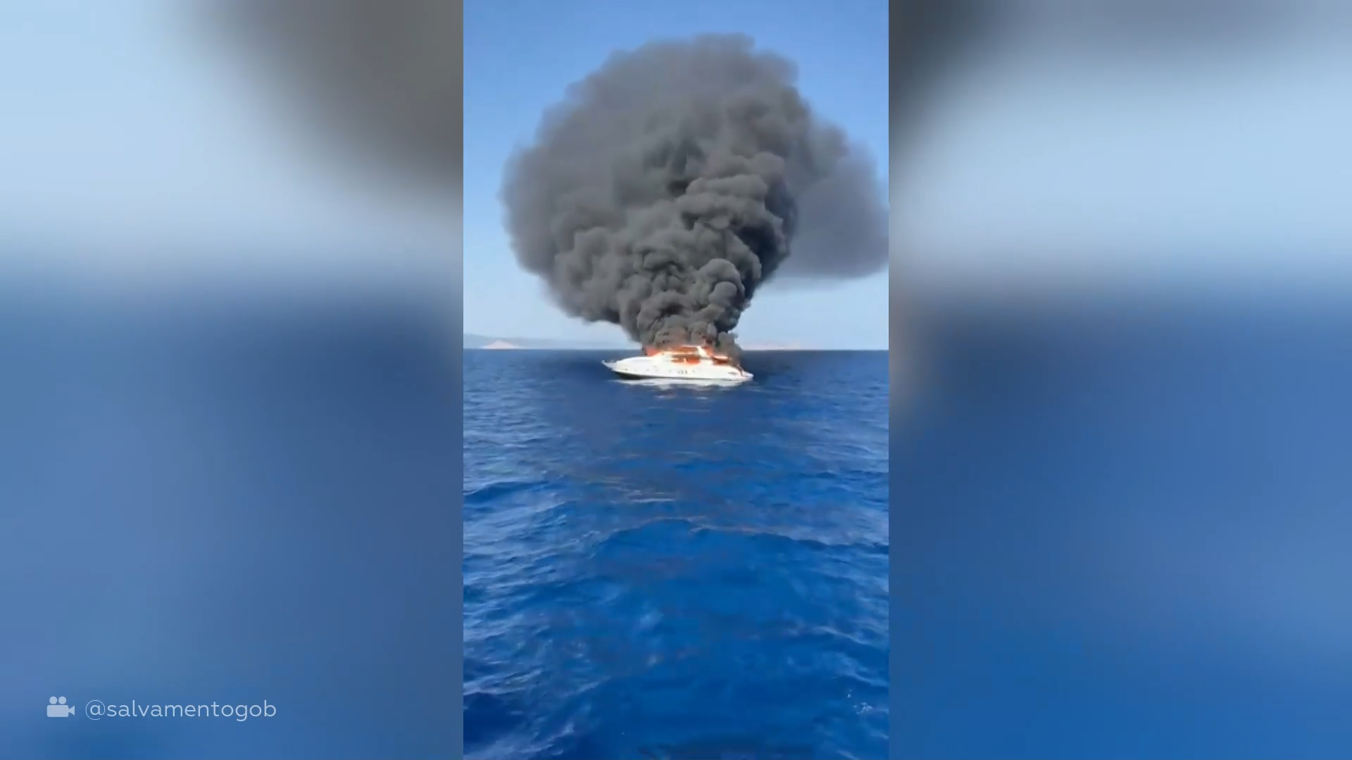 غرق اليخت الفاخر "دافنشي" بعد اشتعال النيران فيه قبالة جزيرة إسبانية