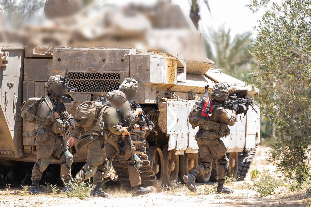 الجيش الإسرائيلي يعلن اغتيال قيادي في "حماس" ويؤكد مواصلة عملياته بغزة